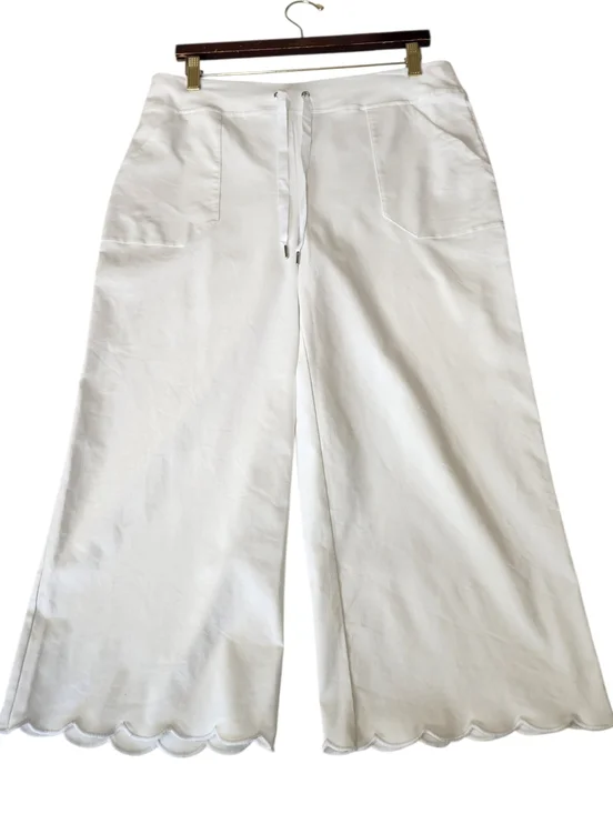 Chico's Weekends White Tru Temp Scallop Hem Summer Beach Capri Size 1 (M/8) - Picture 8 of 10